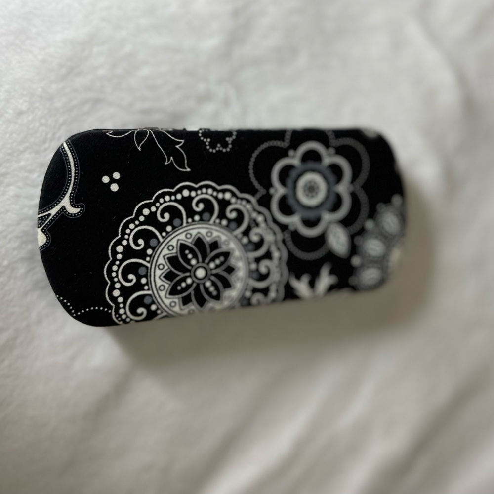 Hard sided wallet from Thirty-One